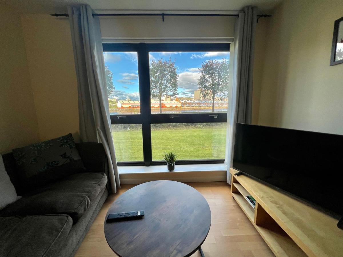 2 Bedroom - River Clyde Home - Parking Glasgow Eksteriør bilde